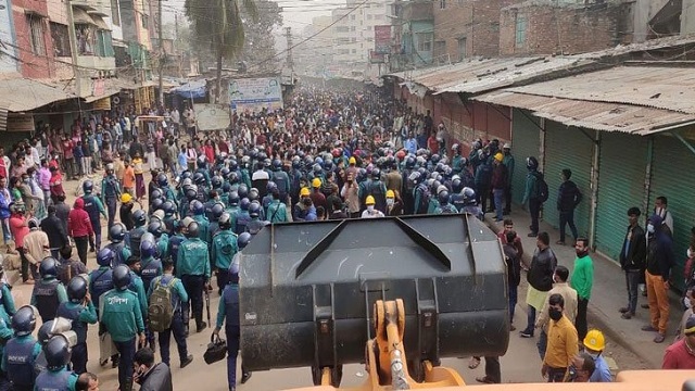 উচ্ছেদ অভিযানে দখলদারদের হামলা, সংঘর্ষ