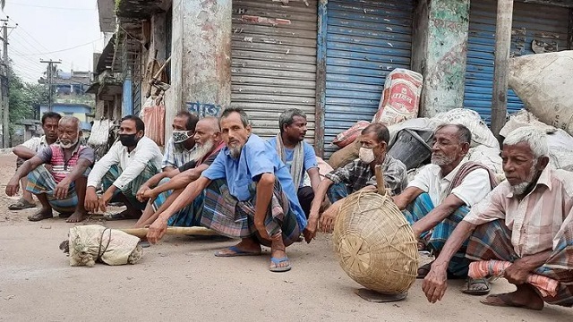 করোনায় কর্মহীনদের জন্য বরাদ্দ ৫৭২ কোটি টাকা 