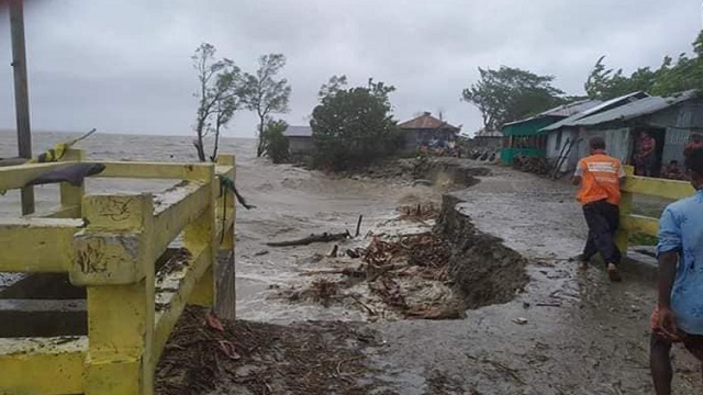 সারাদেশে আম্ফান কেড়ে নিল ২৪ প্রাণ