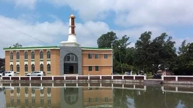 রাজশাহী বিশ্ববিদ্যালয় (রাবি) গোরস্থানে নির্মিত নতুন মসজিদ