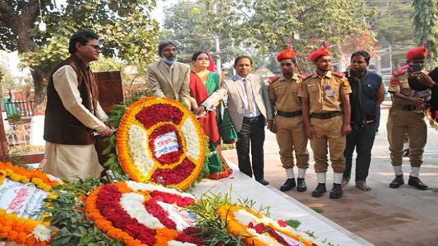 নানান আয়োজনে রাজশাহী কলেজে বিজয় দিবস পালন