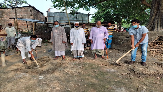 গুজর ঘাটে সিঁড়ি ও সীমানা প্রাচীর নির্মাণ কাজের উদ্বোধন